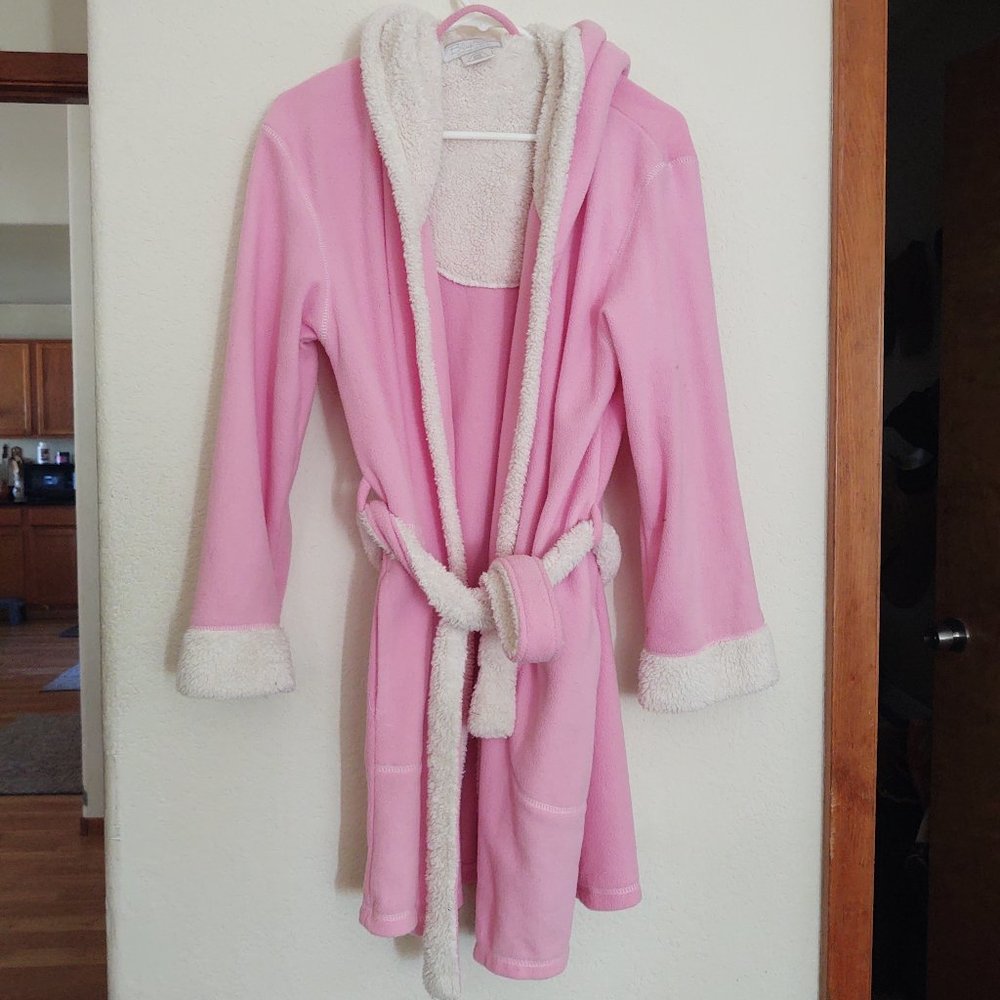 BLUESTAR CLOTHING COMPANY ONE SIZE SHORT ROBE WITH HOODY PINK WHITE SHERPA LIKE